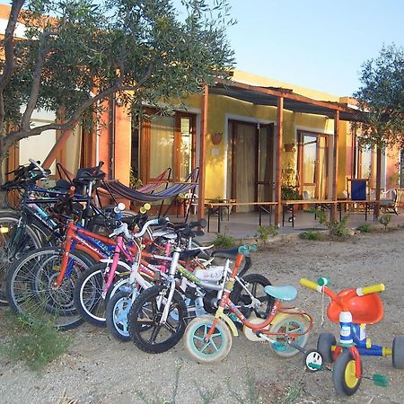 B&B Casa Per Ferie Villaggiocarovana Кастиадас Екстериор снимка