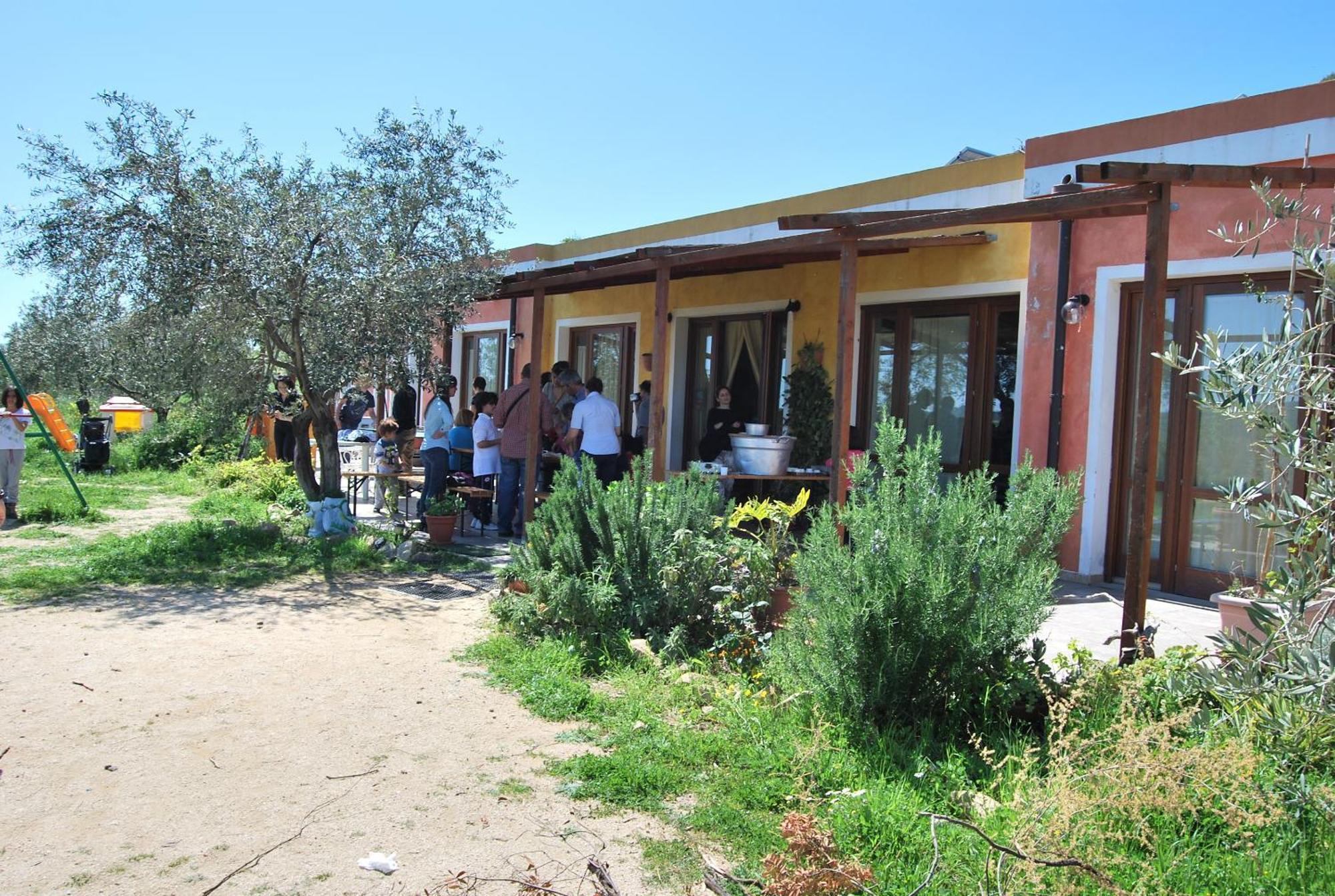 B&B Casa Per Ferie Villaggiocarovana Кастиадас Екстериор снимка