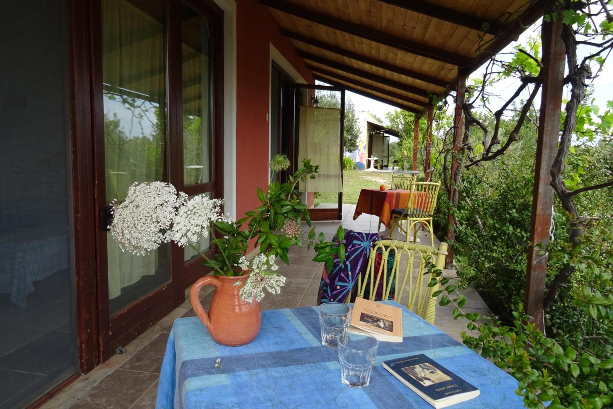 B&B Casa Per Ferie Villaggiocarovana Кастиадас Екстериор снимка