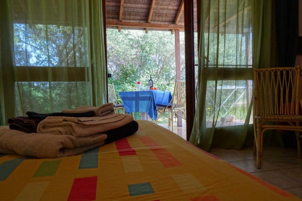 B&B Casa Per Ferie Villaggiocarovana Кастиадас Екстериор снимка