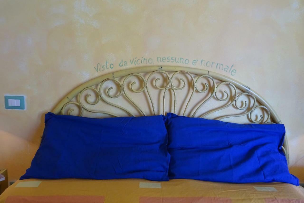 B&B Casa Per Ferie Villaggiocarovana Кастиадас Екстериор снимка