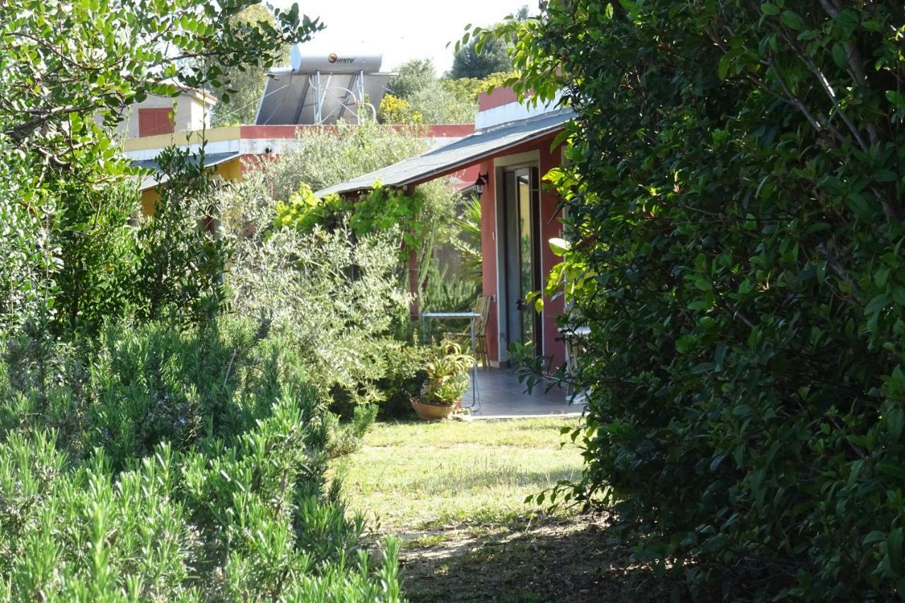 B&B Casa Per Ferie Villaggiocarovana Кастиадас Екстериор снимка