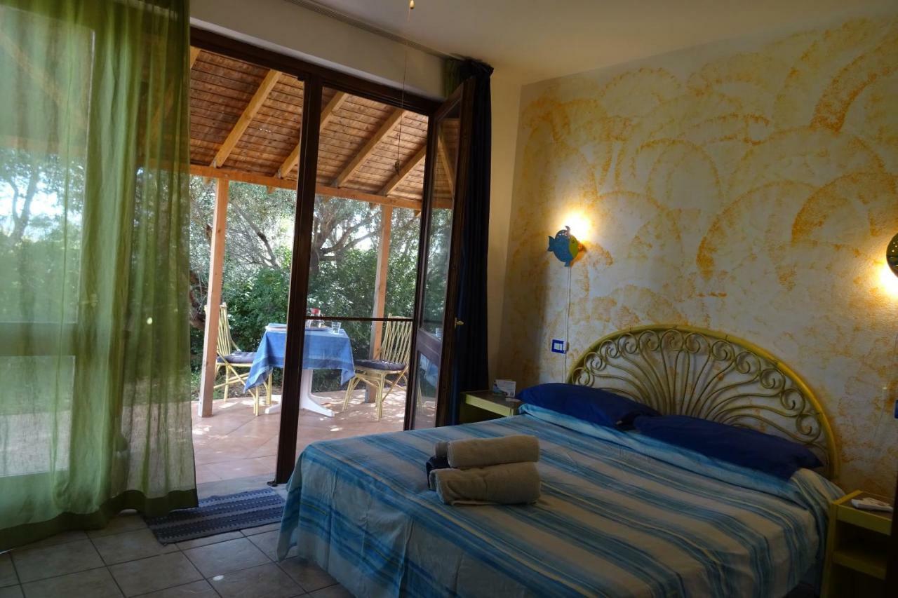 B&B Casa Per Ferie Villaggiocarovana Кастиадас Екстериор снимка